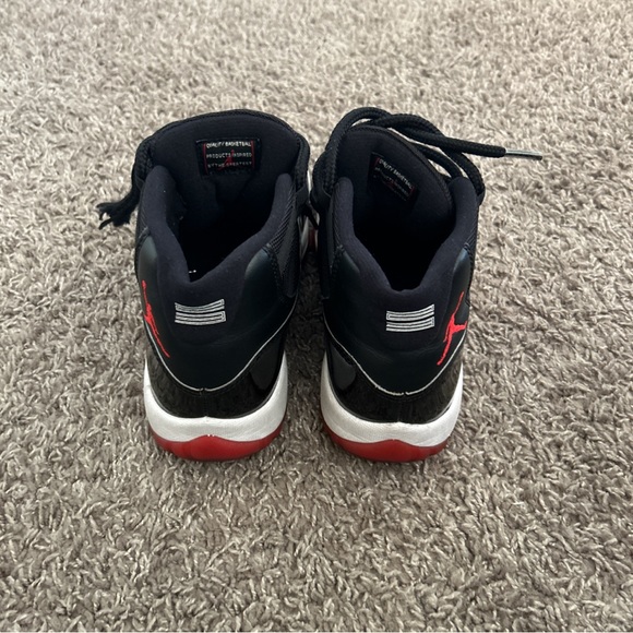 Air Jordan 11 Retro 'Bred' 2019 M size 6 - Picture 4 of 6